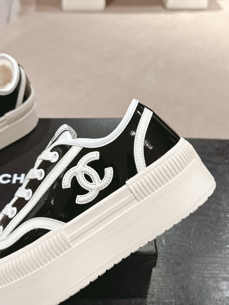 Ch**el sport shoes